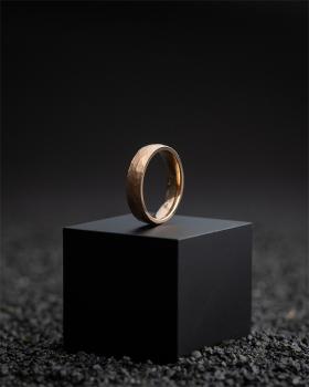 Preview: 5mm Titan-Ring mit facettiertem Bronze-Finish - Pulso Bronze